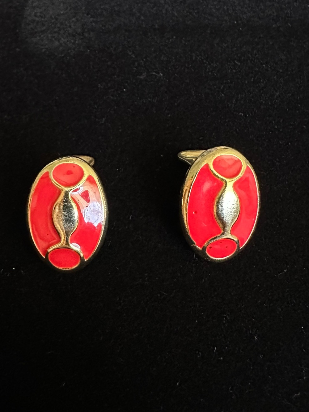 EUC Vintage Gold-Tone Red Enamel Oval Stud Earrings